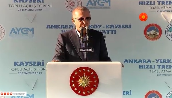 Muhalefetin sadece konuştuğunu söyleyen Erdoğan, 'Ekonomiden sağlığa, altyapıdan güvenliğe, savaştan salgına, ekonomiden tarıma bunca yükün altına girebilirler mi?' diye sordu.