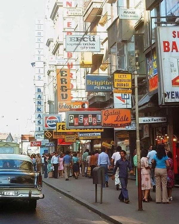 20. İstiklal Caddesi, İstanbul, 1975.