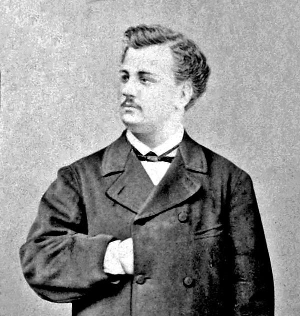 Victor Noir 27 Temmuz 1848'de bir Fransız Komünü olan Attigny'de 22 yıllık kısa ömrüne merhaba der.
