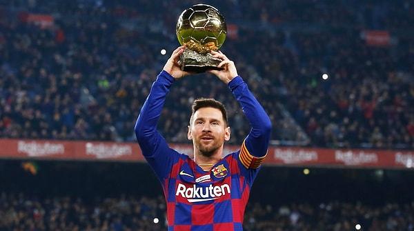 4. Barcelona başkanı Laporta ile görüşen Xavi, PSG ile sözleşmesi 2023 yazında bitecek olan Messi'nin geri alınmasını istedi.