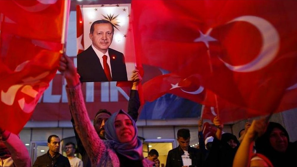 Bir AKP Milletvekilinin Daha Terör Örgütü Lideri Gülen'e 'Övgüler' Dizdiği Tweet Ortaya Çıktı!