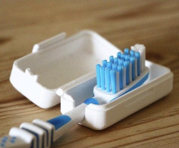 8. Diş fırçanızı her daim hijyenik bir şekilde taşımak için bu minik aparatlardan faydalanabilirsiniz.