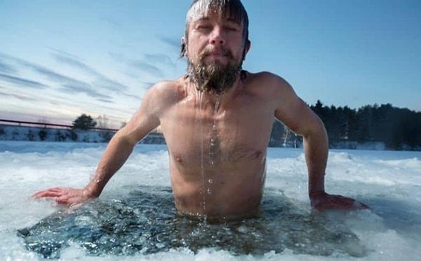 Cumartesileri Vikingler için yıkanma günüydü. Yazın nehir ve göllerde, kışın ise ısıtmalı hamamlarda yıkanıyorlardı.