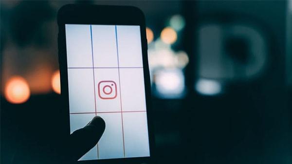 Instagram, trendleri takip etmek ve rakipler tarafından geçilmediğinden emin olmak için uygulamanın yönünü sürekli olarak güncelledi.