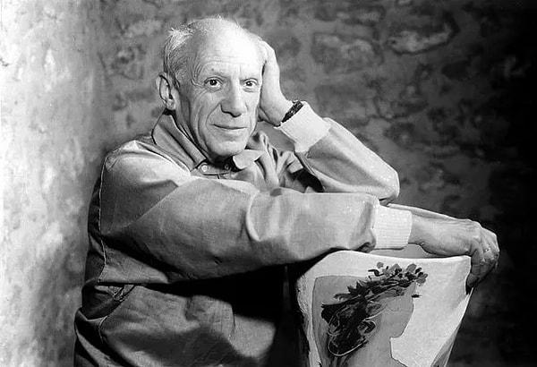 Picasso, beynin kelime ve harfleri anlamasını zorlaştıran bir öğrenme güçlüğü olan Disleksi'den muzdarip olduğu için, kendini renkleri kullanarak daha iyi ifade edebilmiştir.