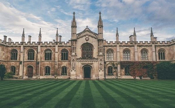 4. Cambridge Üniversitesi