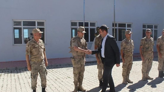 AK Partili Başkana Tören Kıtası, Komutanı Görevden Aldırdı