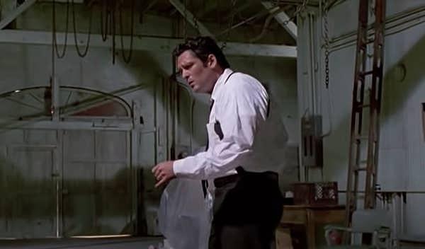 32. 'Reservoir Dogs' filmindeki ünlü dans sahnesi aslında doğaçlamaydı.