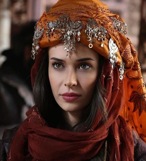 2017 yılında Kanal D ekranlarında yayınlanan Vatanım Sensin dizisinde Havva karakterini, 2019 yılında TRT1 ekranlarında yayınlanan Vuslat dizisinde ise Feride rolünü canlandırdı.