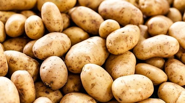 13. Patates bir zamanlar o kadar istenmeyen bir sebzeydi ki Avrupa'nın fakir kesimi bile tüketmiyordu.