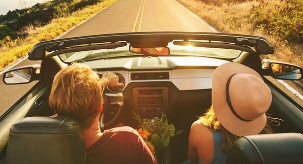 5. Şimdi hayal et. Arkadaşlarınla bir arabadasın. Birlikte yapacağınız kısa ama keyifli bir tatil için yoldasınız. Arabada nasıl bir müzik çalıyor.