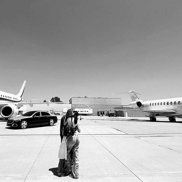 Hatırlarsanız Kylie Jenner'ın "Hangi jeti kullansak?" diye sorarak paylaştığı Instagram gönderisi sosyal medyada epey konuşulmuştu geçen günlerde.