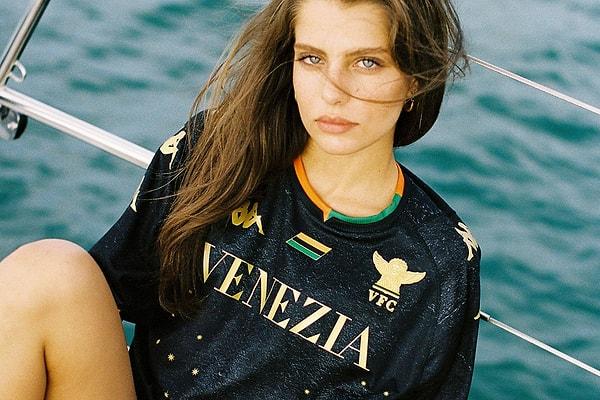 9. Venezia birkaç yıl önce futbola başlamış bir giyim markası.