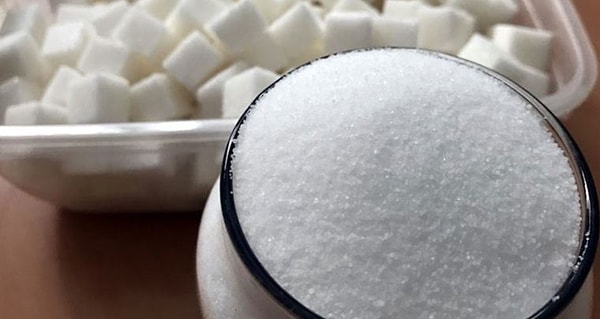 Toz şeker geçen yıl 5 lira 82 kuruş olurken, bu yıl 26 lira 90 kuruşa çıktı. Artış oranı yüzde 320!
