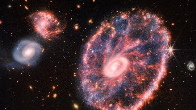 NASA tarafından paylaşılan görüntü Cartwheel adlı galaksiden!