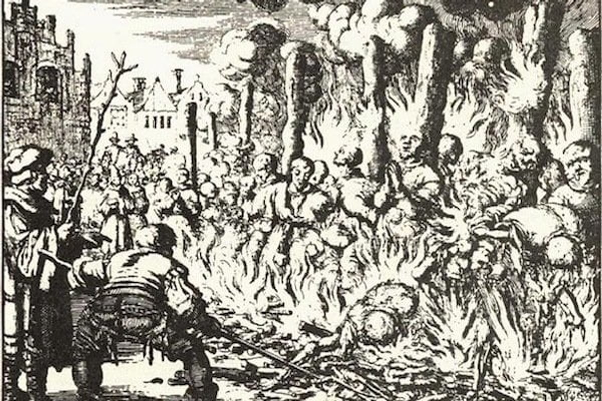 Гравюры дюрера сожжение ведьм. Сожжение на костре 8 букв. Охота на ведьм гравюра. Первые сожжения на костре еретиков в испании. Святая инквизиция сожжение на костре.