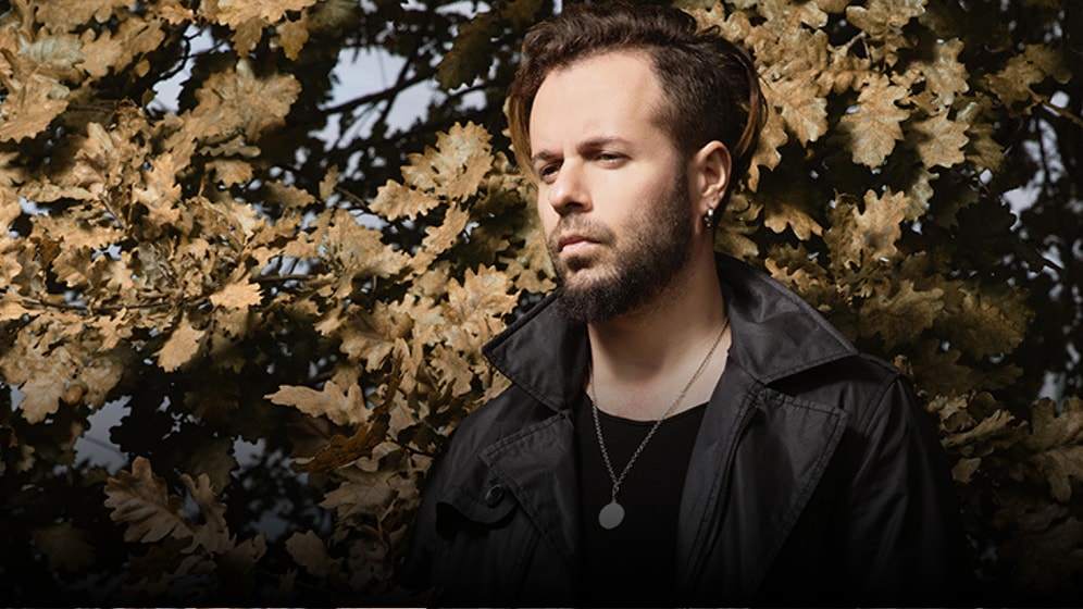 Kalbimizi Bıraktık: Her Sözünde Kendimizden Parça Bulacağımız Emre Aydın'ın 27 Efsane Şarkısı