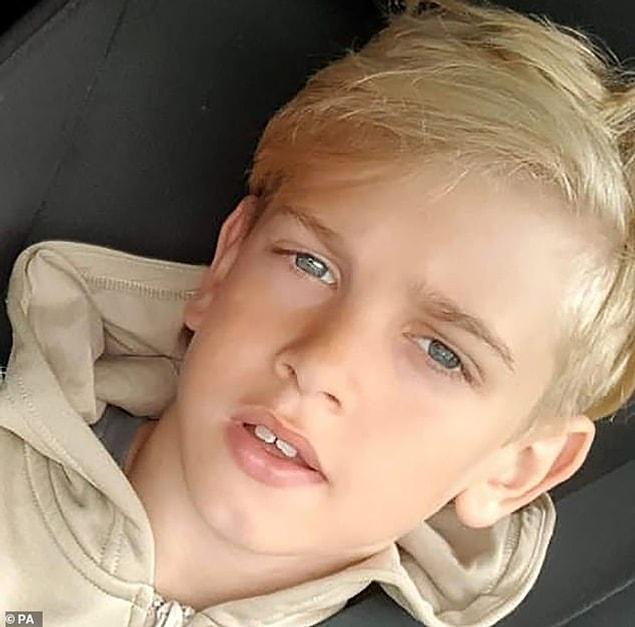 12 yaşındaki Archie Battersbee'nin ailesi, onun hastanede değil, bir bakımevinde "haysiyetle" ölmek üzere taşınması için mahkemeye başvurdu.