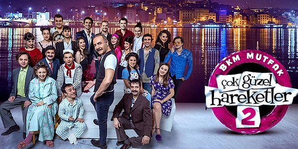 Yepyeni yüzler ve yepyeni skeçler ile 2019'da tekrar hayatımıza giren Çok Güzel Hareketler 2, şimdilerde yayın hayatına STAR ekranlarında devam ediyor.