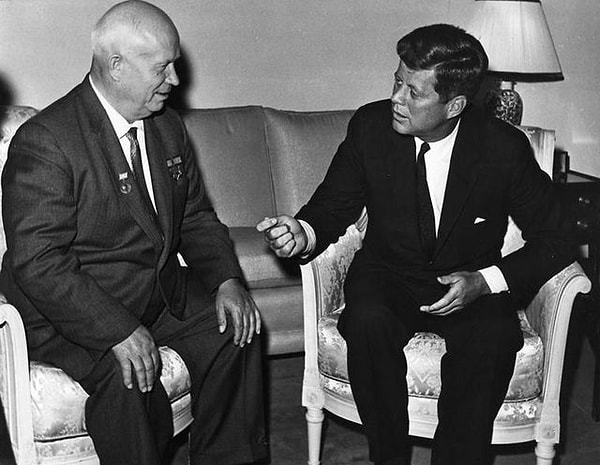 5. ABD Başkanı John F. Kennedy'nin Viyana'da Sovyet Başbakanı Nikita Kruşçev ile görüşmesi - 3 Haziran 1961: