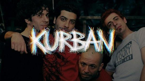 Kurban, Sert, İnsanlar ve Sahip isimli 4 albümü yer alan grup, 2014'te Uysal ve Nafile, 2015'te ise İyi Ol isimli 3 tekli çıkardı. Ardından ise uzun bir sessizlik dönemine girdiler.