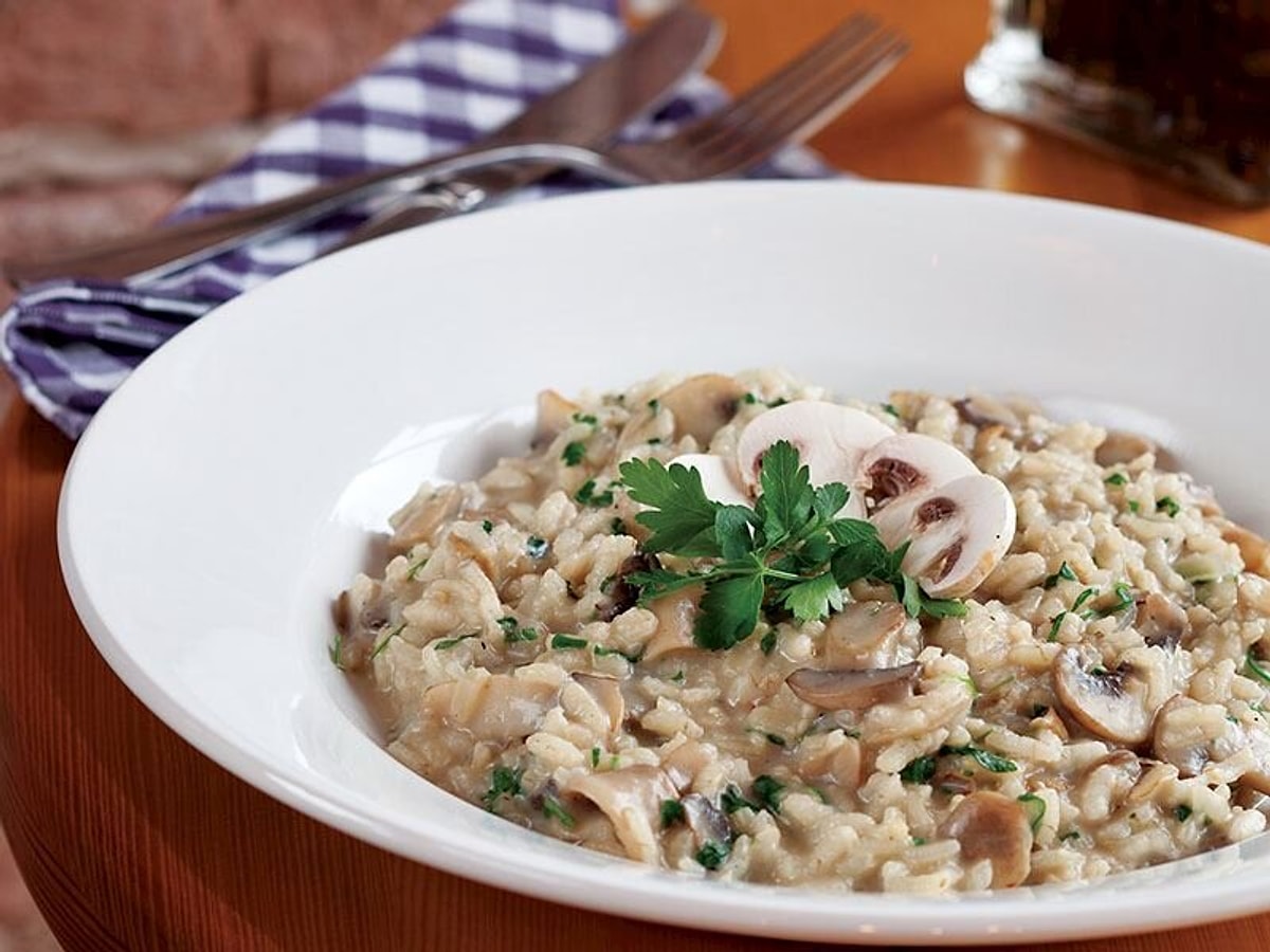 Рецепт классический ризотто с курицей и грибами. Ispanakli Mantarli Risotto. Ризотто – без арборио.. Ризотто с курицей и кроликом. Ризотто с сердечками.