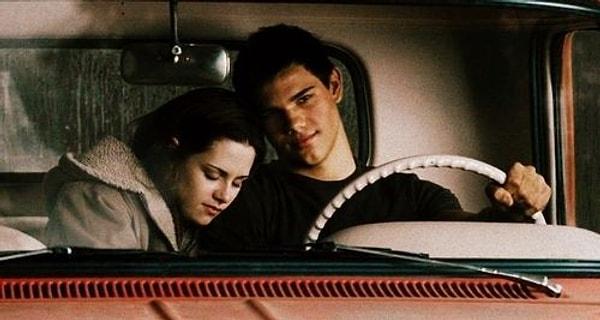 9. Şafak Vakti: Bölüm 2'de Bella neden Jacob'a bağırmıştı?