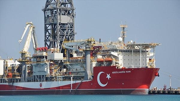 Enerji ve Tabii Kaynaklar Bakanı Fatih Dönmez, Abdülhamid Han sondaj gemisini ilk görev yerine uğurlama törenine katılacak (12.30).