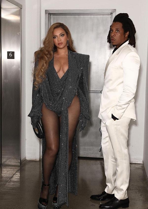 Dünyaca ünlü yıldıza, hiçbir zaman desteğini esirgemeyen ünlü rapçi eşi Jay Z eşlik etti.