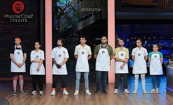 Ana kadroya girecek kişiyi belirlemek isteyen jüriler, yarışmacıların İtalyan lezzetlerinden biri olan risotto yemeğini yapmalarını istediler.