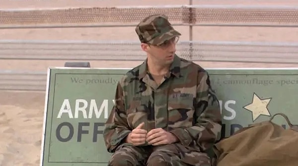 8. Arrested Development’ta Buster Bluth'un ısırılan eli