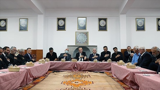 Cemevinin Yöneticisi Anlattı: 'Erdoğan Yanlış Yere Oturdu'