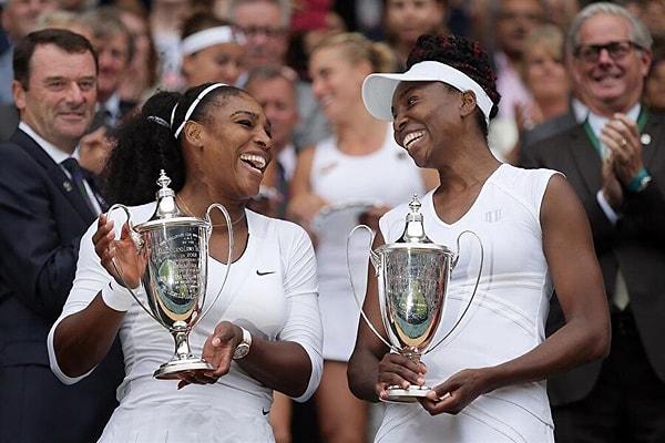Tüm zamanların en çok kazanan kadın sporcusu olan Serena Williams, ablası olan Venus ile rekabetinin onu bir üst noktaya çıkardığını söylüyor. İlk turnuvasını 1999 yılında kazanan Serena, 23 kez Grand Slam kazanmış elit bir sporcu olarak kortlara veda edeceği söyleniyor...