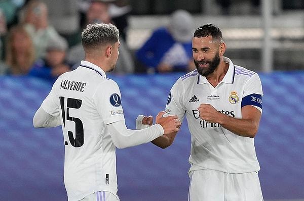 65. dakikada Karim Benzema farkı ikiye çıkardı. 324. golünü atan Karim Benzema, Raul'u geçerek Real Madrid tarihinin en golcü ikinci oyuncusu oldu. Birincisi ise Cristiano Ronaldo.
