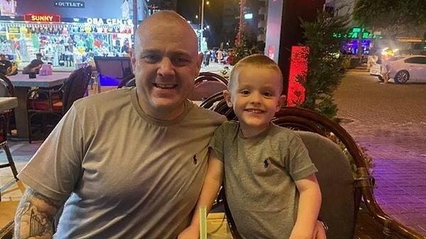 Anne ve oğulun ayrıca 41 yaşındaki baba Scott Nigel Wells ile zaman geçirmek için Türkiye’ye geldikleri tahmin ediliyor.