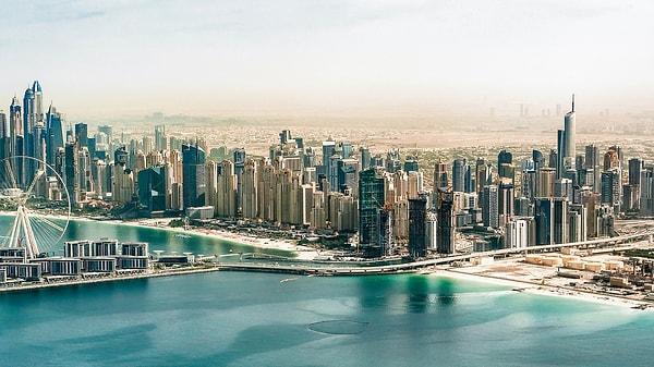 Orta Doğu’nun en zengin ülkelerinden Birleşik Arap Emirlikleri’nin en kalabalık nüfusa sahip olan Dubai Emirliği ve aynı isimdeki başkenti ile tüm dünyaya şöhretini duyurdu bildiğiniz gibi.