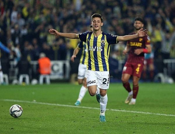 10 numaralı formanın verildiği Fenerbahçe'nin genç yıldızı Arda Güler %6.65 oy ile dördüncü oldu.