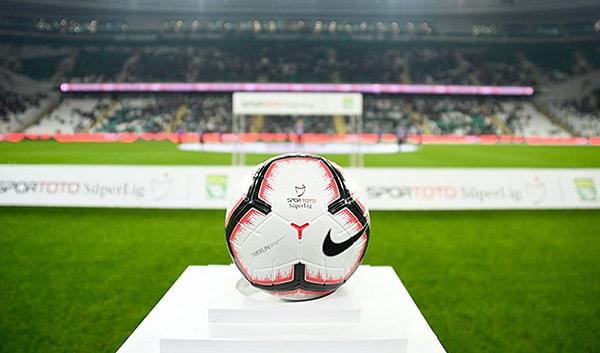 Peki sizce Spor Toto Süper Lig 2021-2022 Ahmet Çalık Sezonu'nun en iyi futbolcusu kimdi?