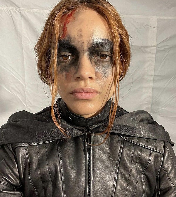 После отмены фильма ведущая актриса Лесли Грейс также поделилась снимками со съемочной площадки.