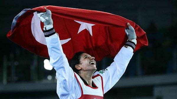 5. Türk milli tekvandocu olan Nur Tatar, ilk madalyasını daha 15 yaşındayken kazanıp Türkiye 1.si oldu!