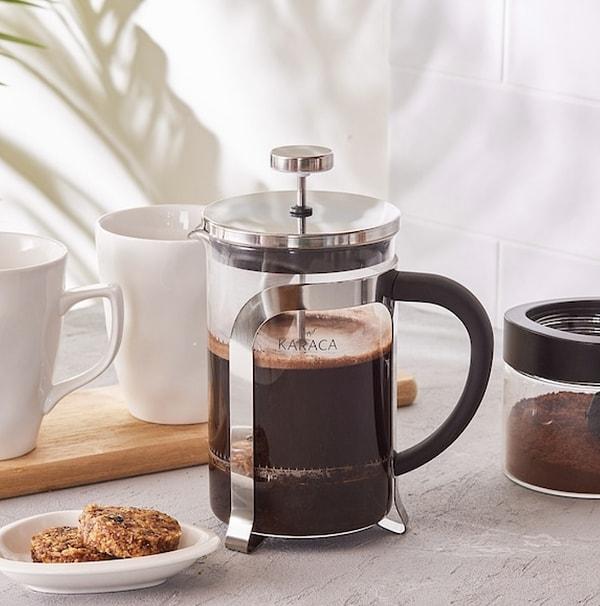 12. Kahve saatinde güzel kahveler demlemek için bir frenchpress edinmenizde yarar var. Üstelik süt köpürtmeyi de frencpress'te yapabilir, görselliği üst seviyeye çıkarabilirsiniz.
