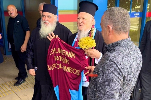 İstanbul Ortodoks Patrikhanesi Patriği ve İstanbul Başpiskoposu I. Bartholomeos, Sümela Manastırı'nda düzenlenecek olan ayini yönetmek için Trabzon'a gitti.