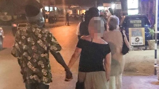 İngiltere'ye Uyarı: Yaşlı Kadın Turistler Seks İçin Gelmesin