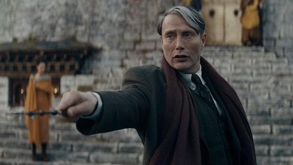 12. Mads Mikkelsen, Johnny Depp'in Fantastic Beasts serisinde Grindelwald rolünü canlandırmaya geri dönebileceğini dile getirdi.