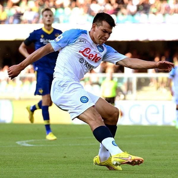 10. Manchester United, Napoli forması giyen Hirving Lozano'yu kadrosuna katmak istiyor. (Di Marzio)