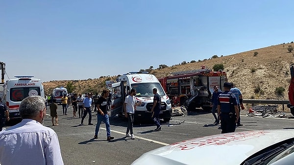 Gaziantep-Nizip yolunda yaşanan kazaya müdahale etmek için olay yerine giden 3 itfaiye eri, 2 sağlık personeli ve 2 basın mensubu kontrolden çıkan yolcu otobüsünün çarpması sonucu hayatını kaybetmişti.