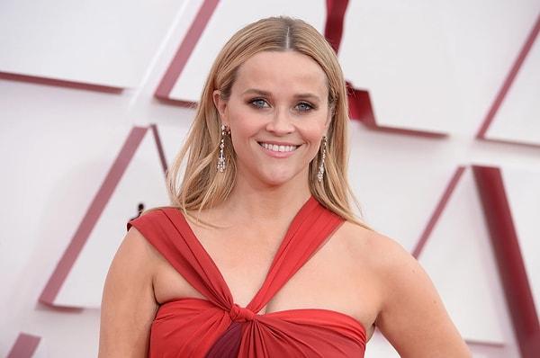 4. Reese Witherspoon'a bir keresinde çok zeki olduğu için genç kadın rollerinin verilemeyeceği söylendi.