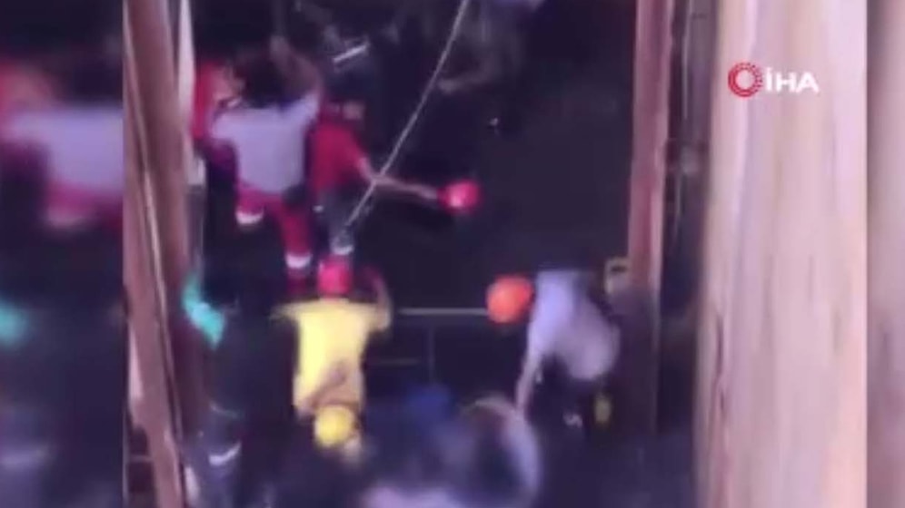 Ölen İşçinin Başında Kavga: İşçiler ve İş Güvenliği Uzmanları Birbirine Girdi