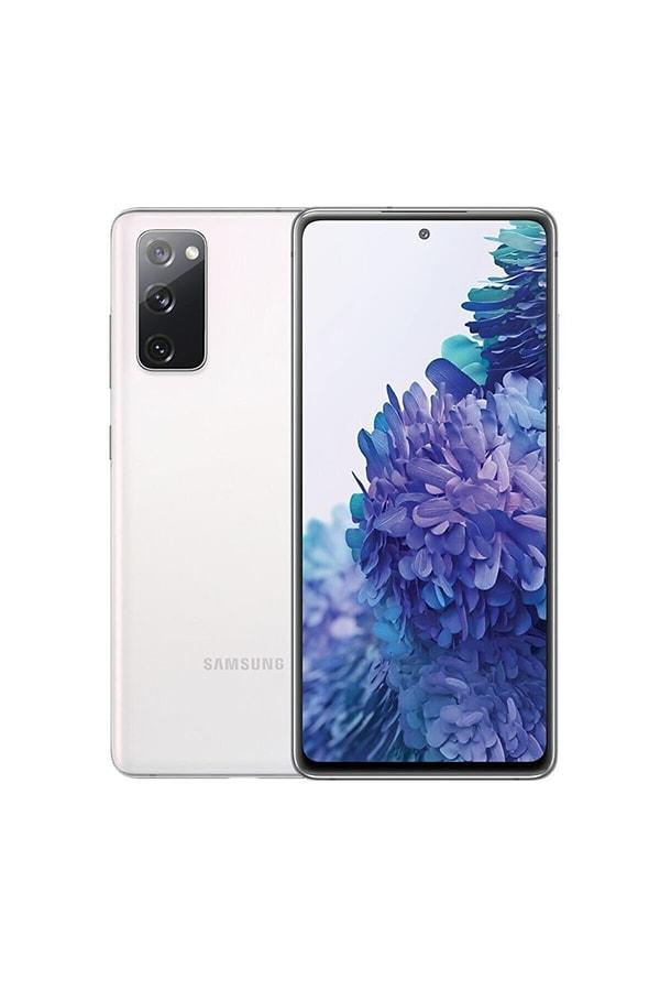 7. Samsung Galaxy S20 FE 256GB beyaz.