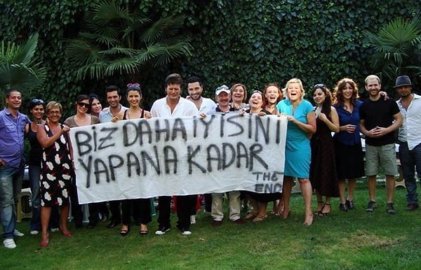 Bildiğiniz üzere her sene gelenekselleşen, Türk milletini birbirine kenetleyen Aşk-ı Memnu izleme organizasyonumuz, bu sene de kaldığı yerden devam etti.